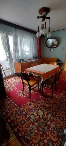 Apartament cu 4 camere semidecomandat în Circumvalațiunii