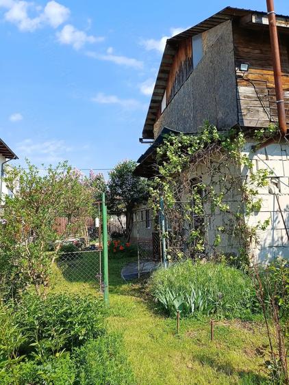 Casă cu Teren 321 Mp în Între Lacuri
