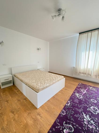 Casă cu 4 camere cu Canalizare în Dobroești