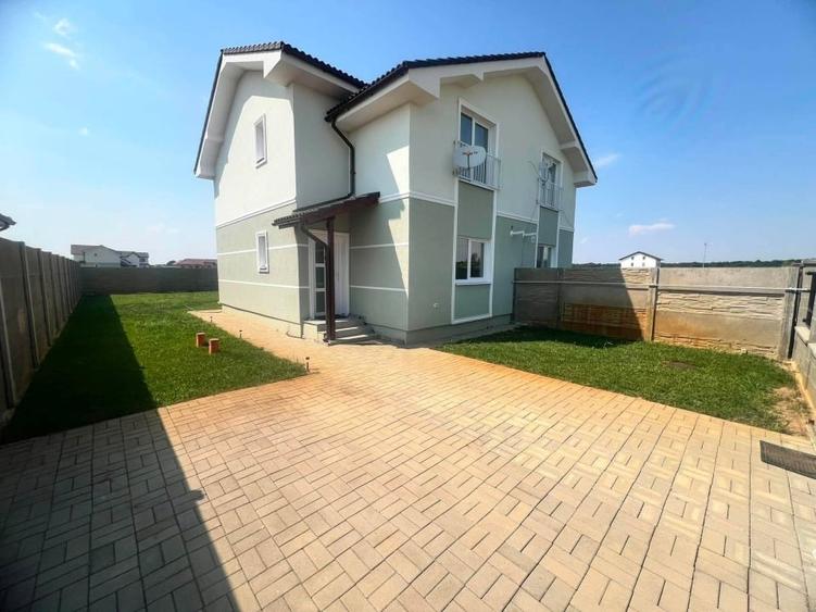 Duplex cu 3 camere cu Canalizare în Moșnița Nouă