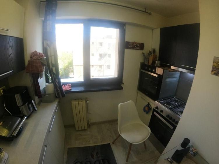 Apartament cu 4 camere decomandat în Central