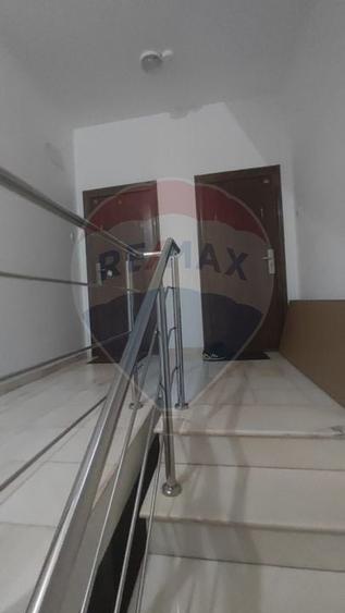 Apartament cu 2 camere decomandat, mobilat în Paleu