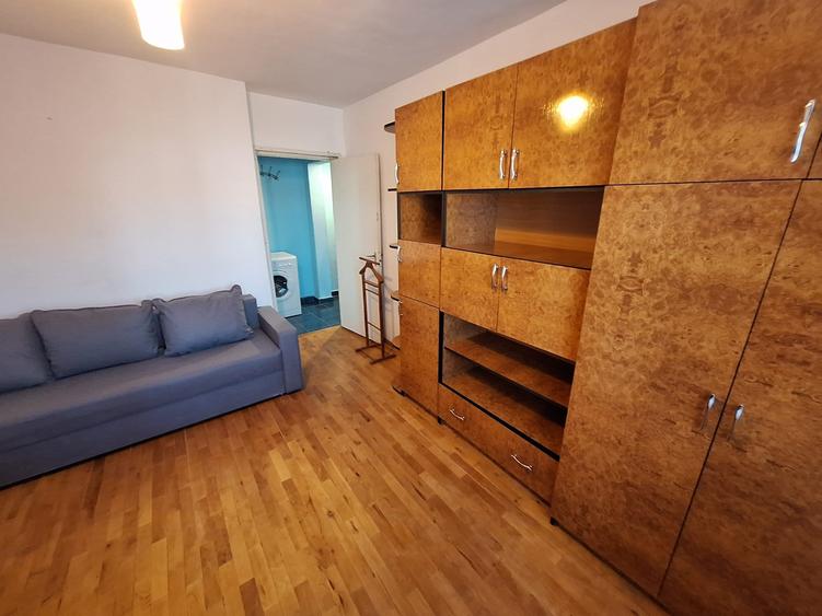 Garsonieră decomandată în Complex Studențesc