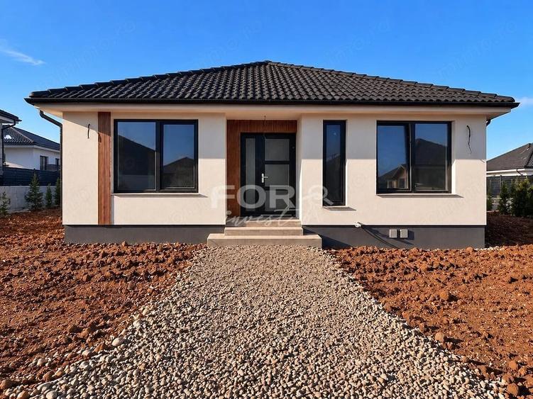 Casă cu 4 camere cu Teren 500 Mp în Paleu