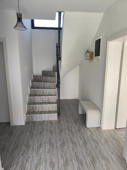 Duplex cu 4 camere cu Canalizare în Brătășanca