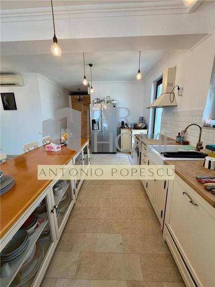 Apartament cu 3 camere decomandat, mobilat în Ultracentral