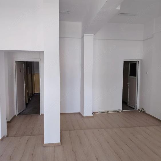 Spațiu comercial, de 120 mp, în Central