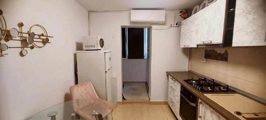 Apartament cu 2 camere decomandat în Complex Studențesc