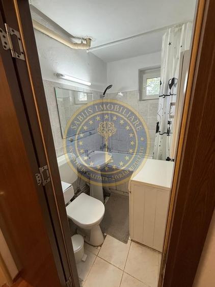 Apartament cu 3 camere semidecomandat în Timișoara