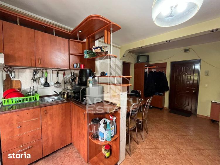 Apartament cu 2 camere decomandat, mobilat în Fratelia