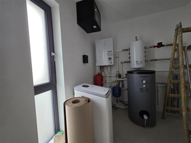 Casă individuală cu 4 camere cu Canalizare în Sud-Est