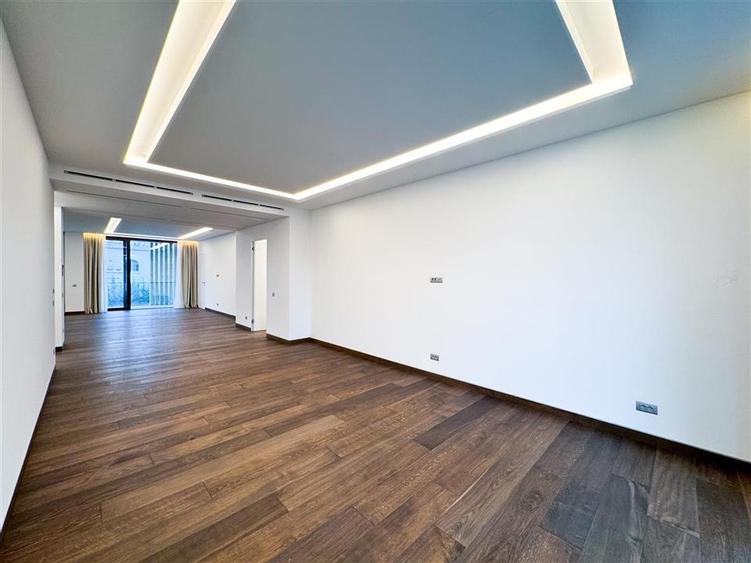 Apartament cu 5 camere decomandat, mobilat în Kiseleff