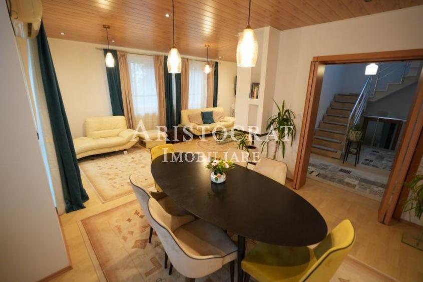 Casă cu 5 camere cu Teren 450 Mp în Corbeanca