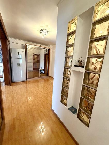 Apartament cu 3 camere decomandat în Ceair