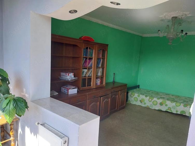 Apartament cu 2 camere decomandat în Tractorul