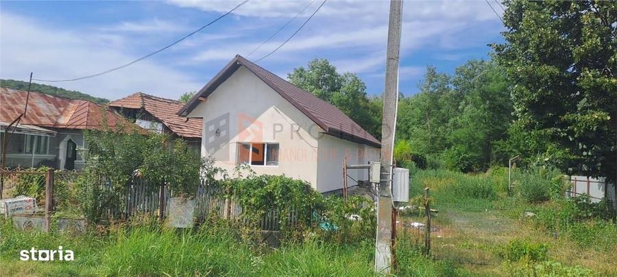 Casă cu 4 camere decomandat cu Teren 528 Mp în Tisău
