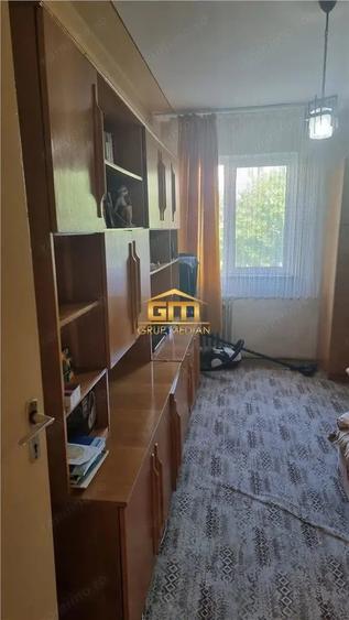 Apartament cu 3 camere decomandat în Traian