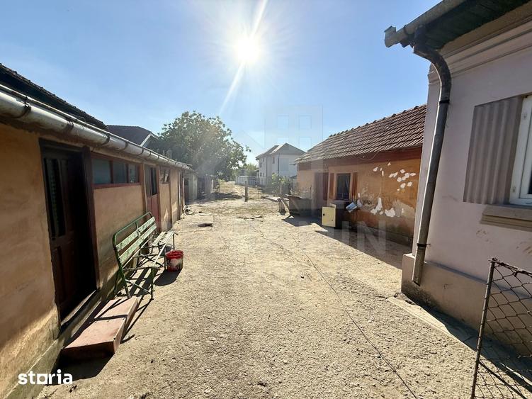 Teren de 1000 mp, în Cernele