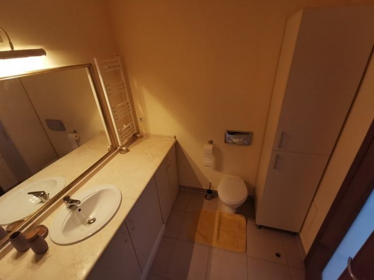Apartament cu 2 camere decomandat în Parcul Carol