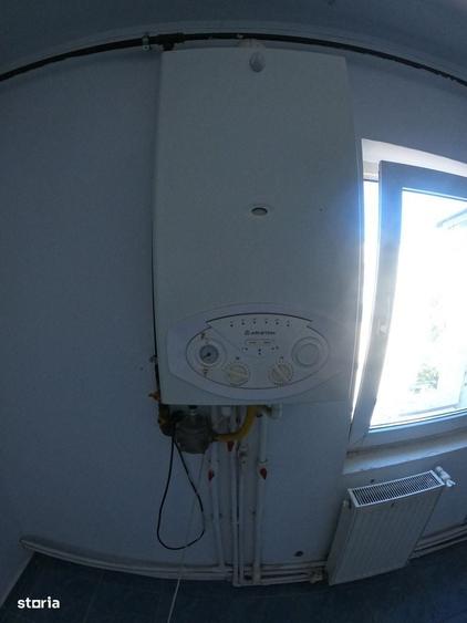 Apartament cu 3 camere semidecomandat în Tineretului
