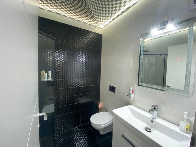 Apartament cu 3 camere decomandat, mobilat în Florești