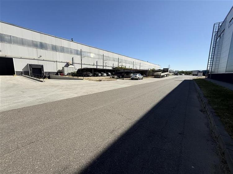 Spațiu industrial, de 880 mp, în Republicii