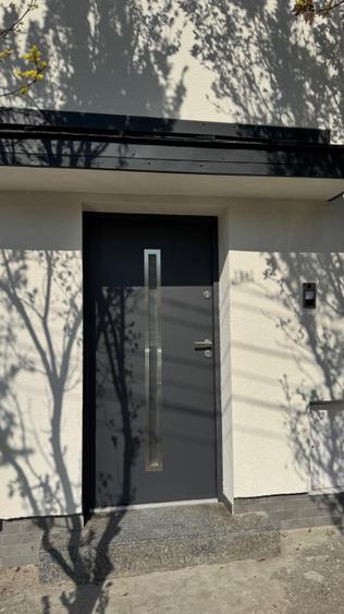 Casă individuală cu 9 camere cu Garaj în Cantemir