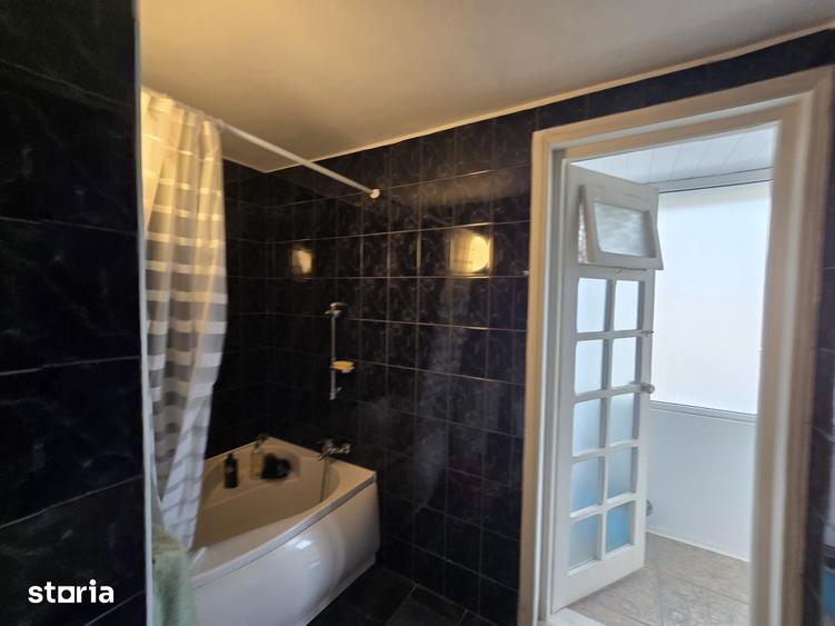 Apartament cu 4 camere în Mărăței