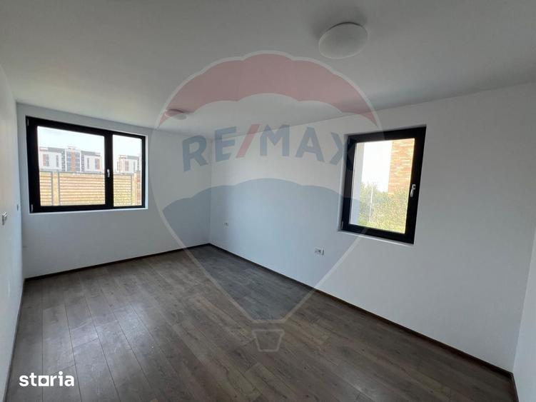 Casă cu 5 camere cu Teren 450 Mp în Nord