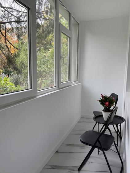Apartament cu 3 camere, mobilat în Titan