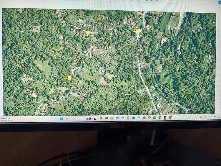 Teren de 1070 mp, în Bradu