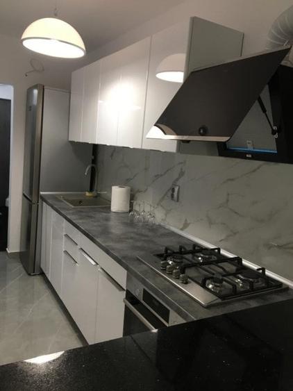 Apartament cu 2 camere semidecomandat în P-ța Victoriei