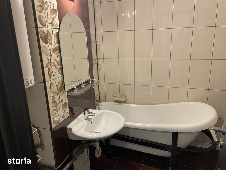 Apartament cu 3 camere decomandat în Centrul Civic