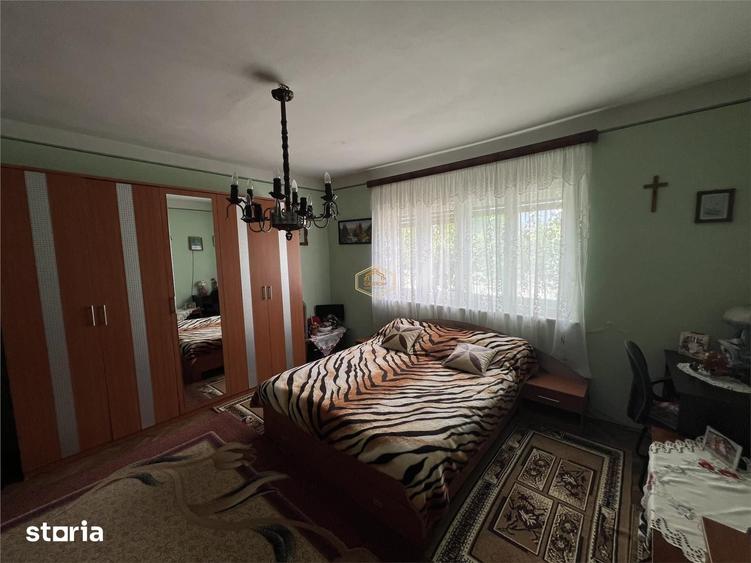 Casă cu 4 camere cu Teren 1656 Mp în Livada