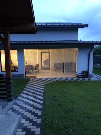 Casă cu 4 camere în Coman