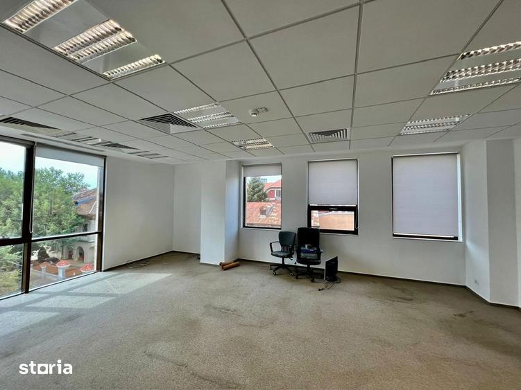 Spațiu comercial, de 50 mp, în Centrul Civic