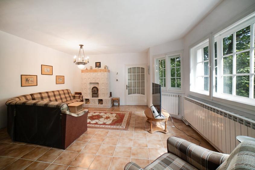 Casă individuală cu 5 camere cu Teren 1364 Mp în Brebu