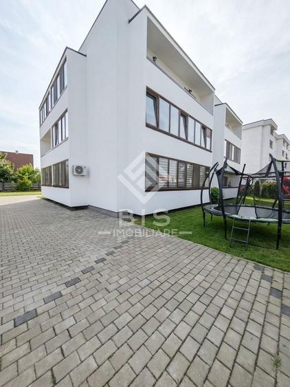 Apartament cu 3 camere decomandat în Sud
