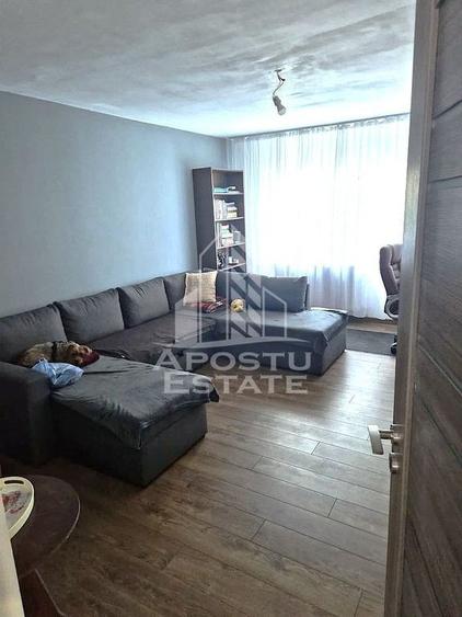 Apartament cu 2 camere decomandat, mobilat în Soarelui