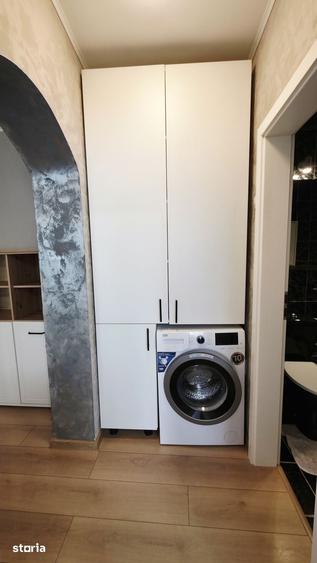 Apartament cu 3 camere semidecomandat în Podu Roș