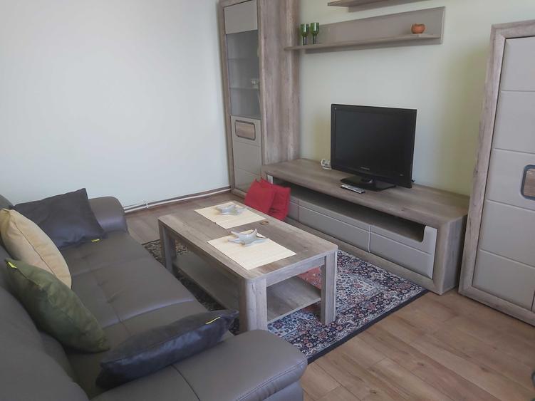 Apartament cu 3 camere decomandat în Ultracentral