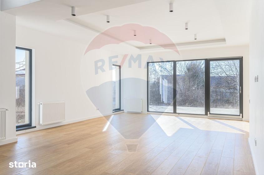 Casă cu 5 camere cu Teren 507 Mp în Cernica