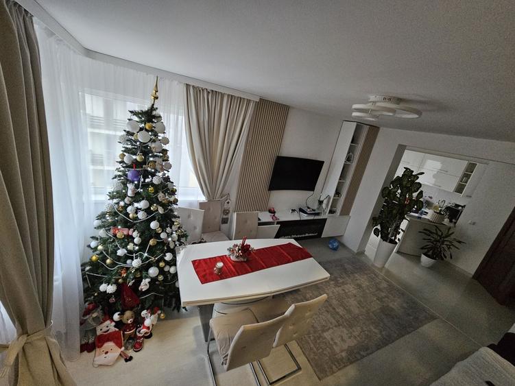 Apartament cu 4 camere decomandat în Sânpetru