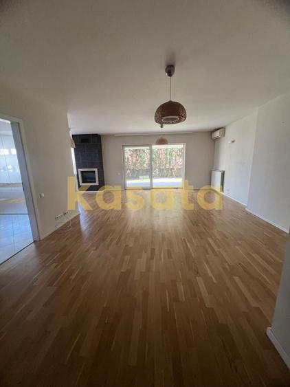 Apartament cu 4 camere semidecomandat în Nord