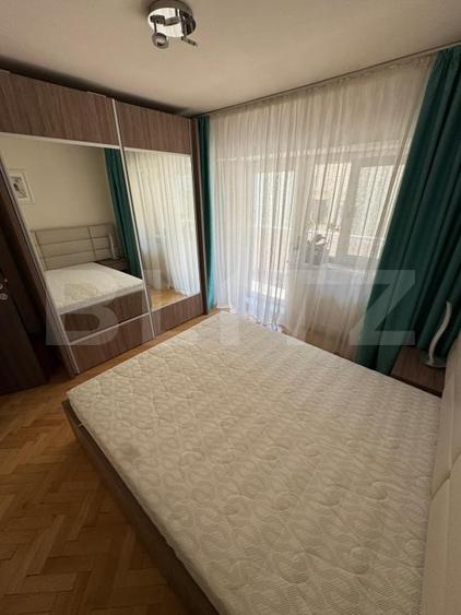 Apartament cu 3 camere decomandat, mobilat în Micro 11