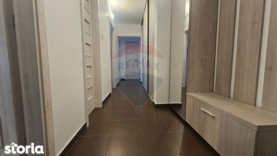 Apartament cu 3 camere decomandat, mobilat în Valea Cetății