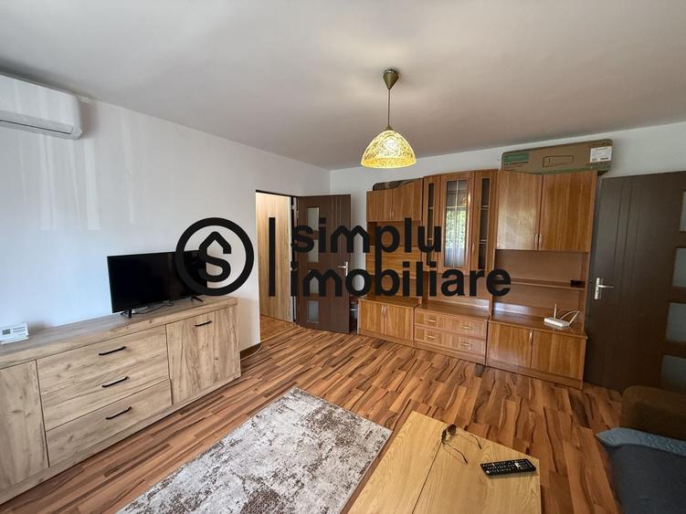 Apartament cu 3 camere semidecomandat în Brazda lui Novac