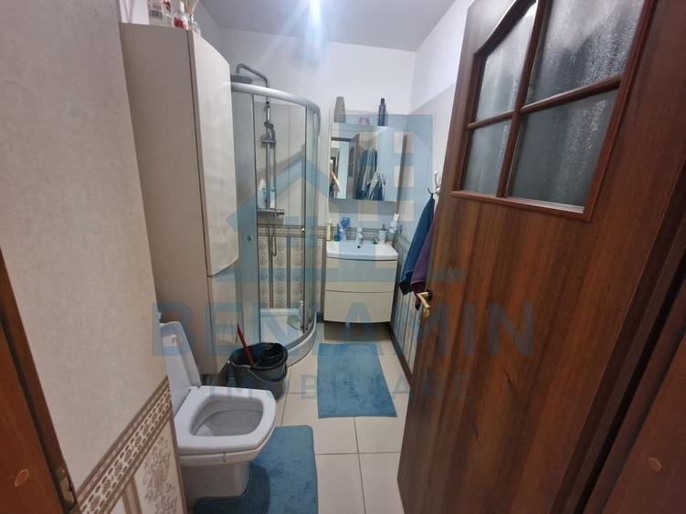 Apartament cu 4 camere decomandat în Central