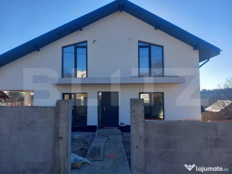 Casă cu 5 camere cu Teren 500 Mp în Valea Adâncă