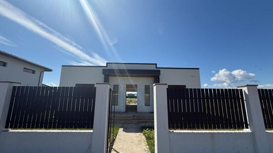 Casă cu 4 camere în Sânpetru